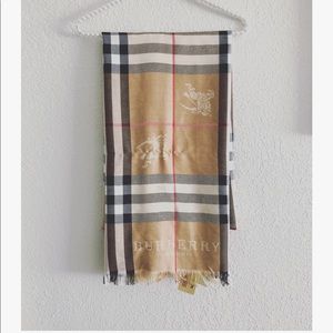 burberry pq beetroot scarf